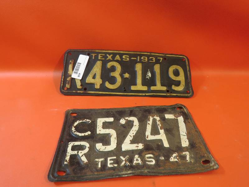 lot 458 image: Vintage License Plates
