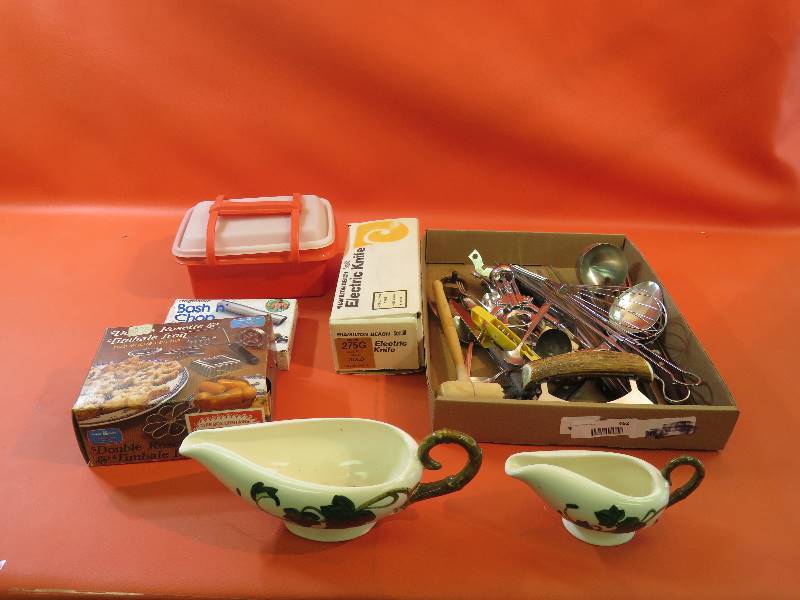 lot 462 image: Kitchen Supplies