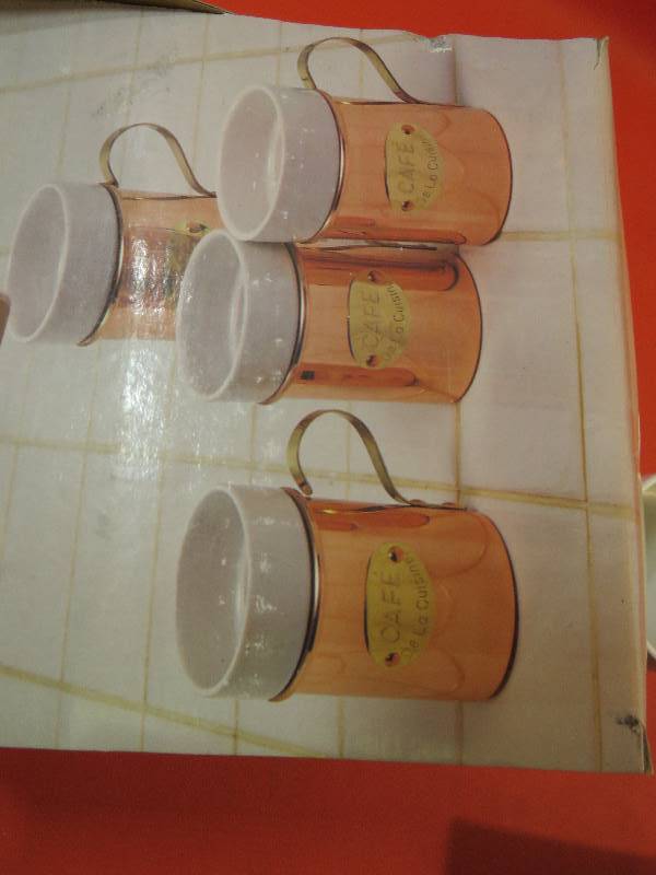 lot 468 image: Coffee Cup Set