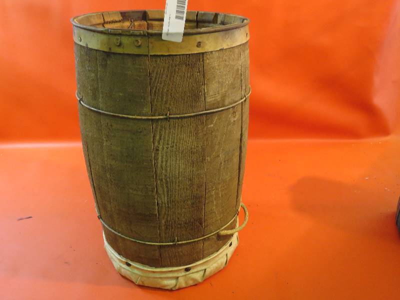 lot 490 image: Vintage Wood Barrel