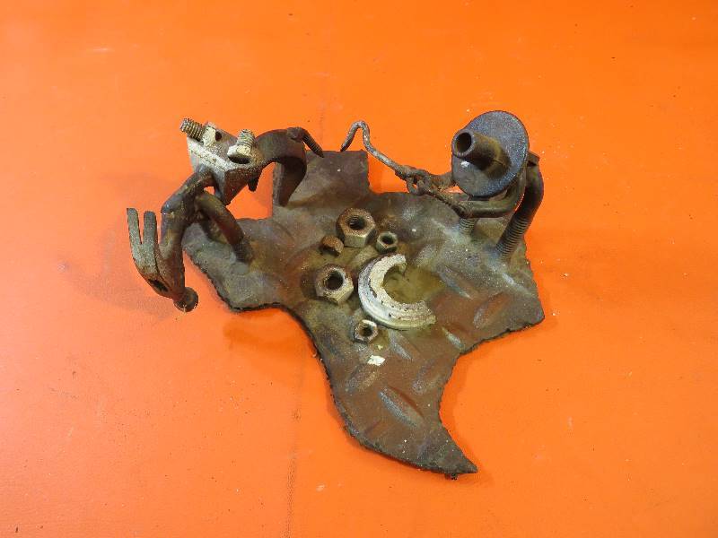 lot 498 image: Metal Art