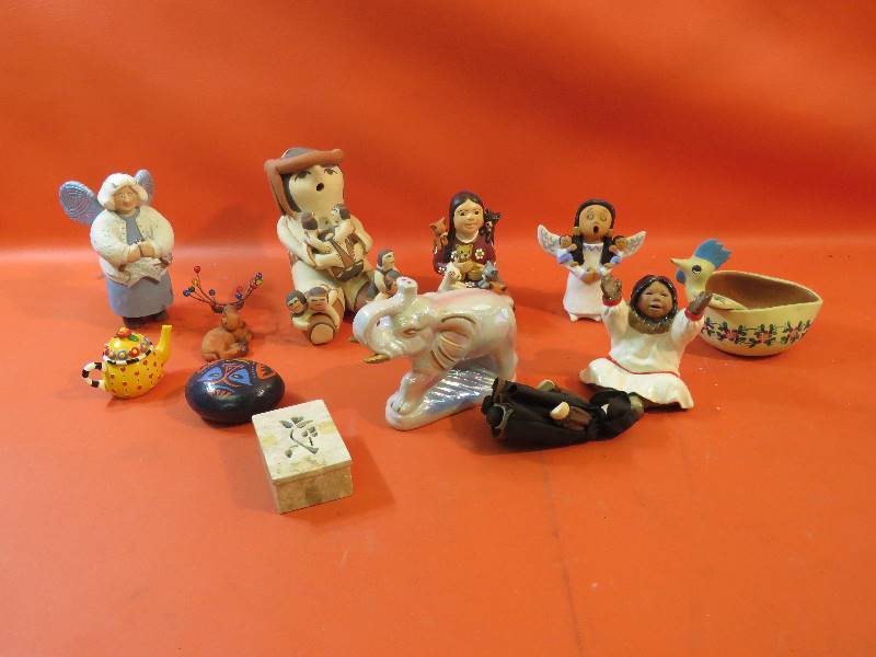 lot 500 image: Native American Decor