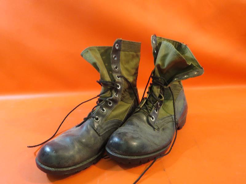 lot 506 image: Vintage Military Boots