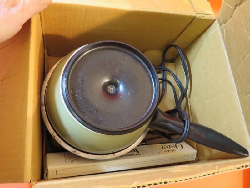 lot 520 image: Fondue Set