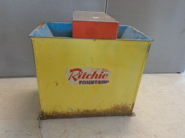 lot 4 image: Ritchie Stock Tank Fountain