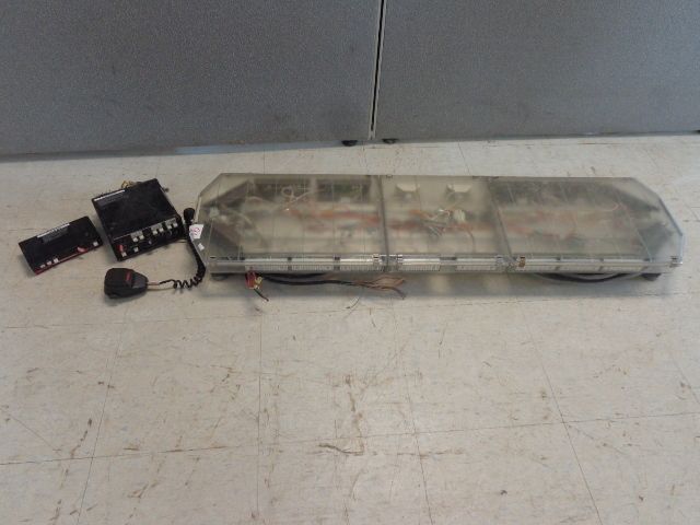 lot 16 image: Squad Car Light Bar