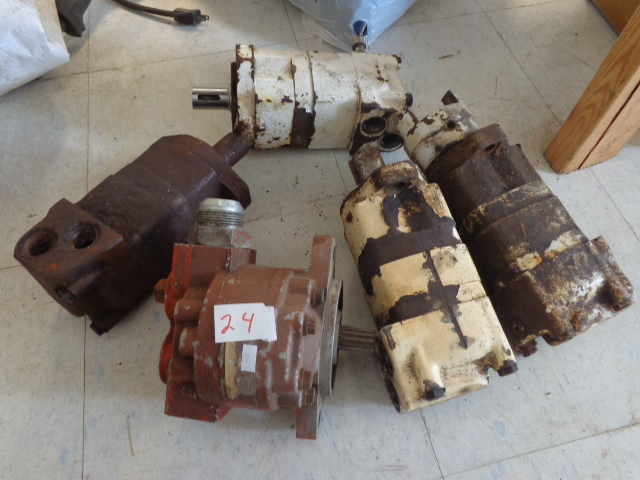 lot 24 image: Hydraulic Pumps