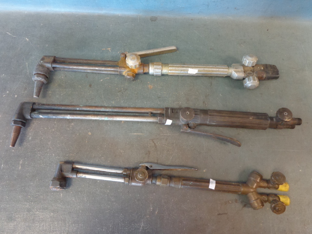 lot 30 image: Cutting Torches