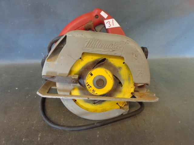lot 31 image: Milwaukee Circular Saw