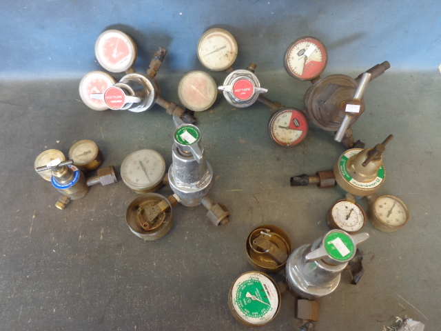 lot 32 image: Oxygen and Acetylene Regulator Gauges