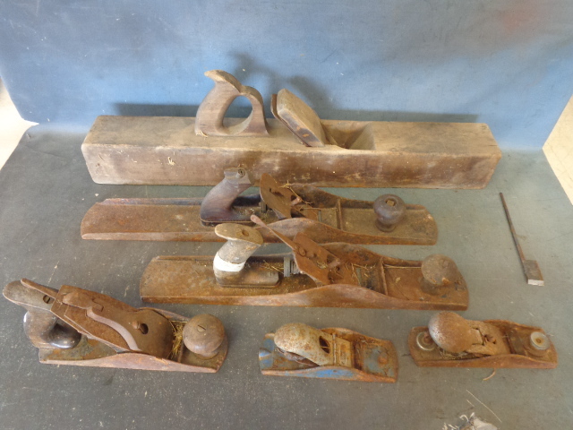 lot 34 image: Hand Planers