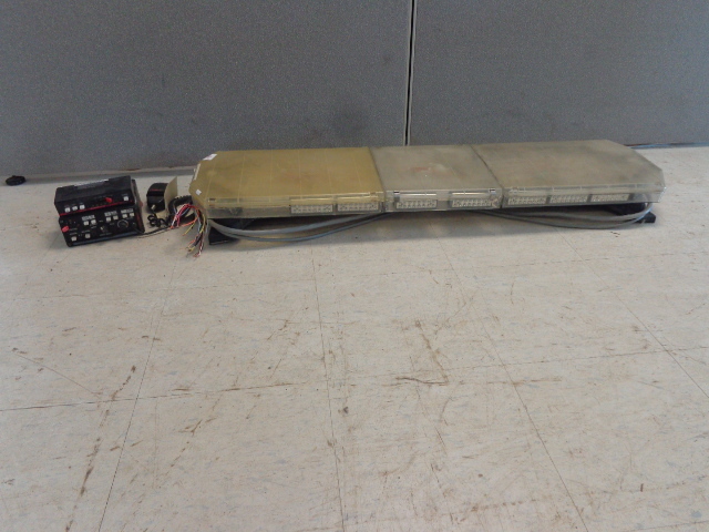 lot 36 image: Squad Car Light Bar