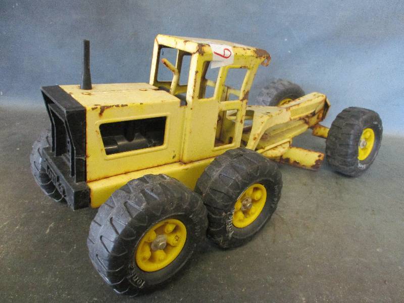 lot 62 image: Tonka Road Grater