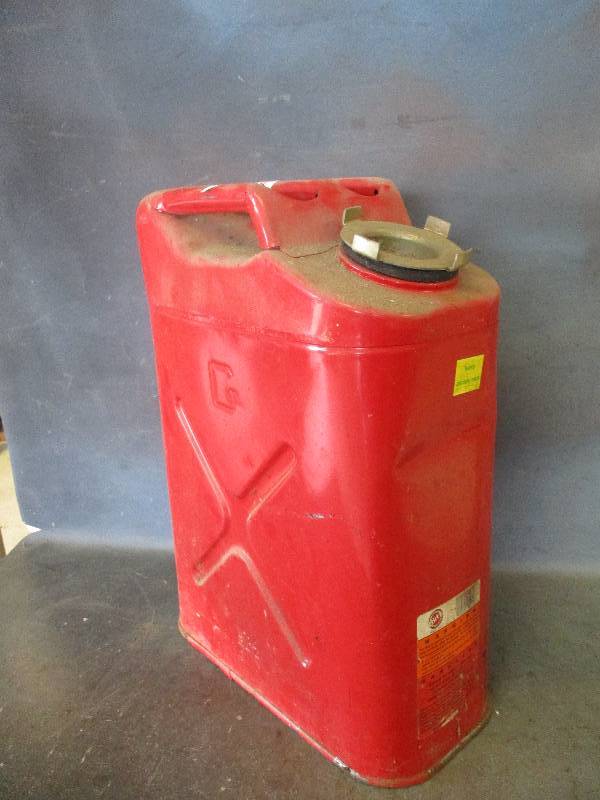 lot 72 image: Blitz Gas Jeep Jerry Can