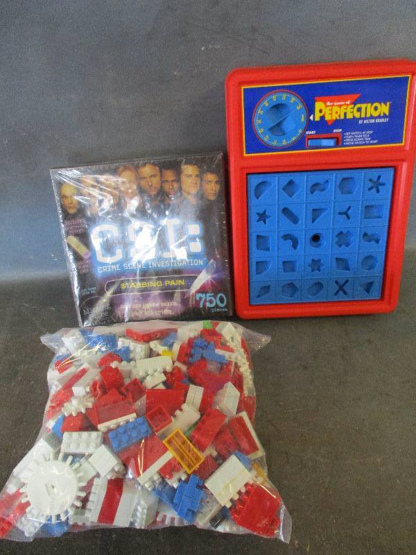 lot 88 image: Legos and Puzzles