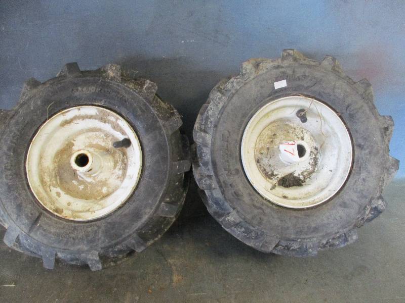 lot 97 image: Small Trailer Wheels and Tires