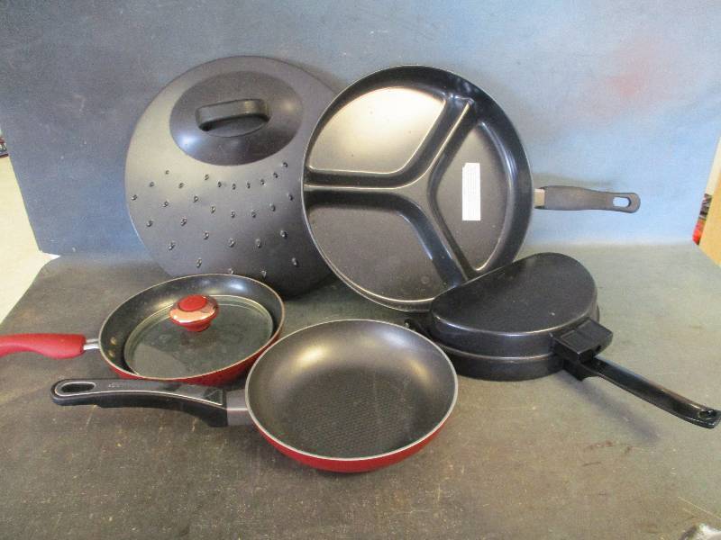 lot 102 image: Skillets