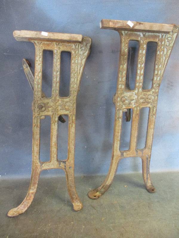lot 116 image: Antique Steel Chair Legs
