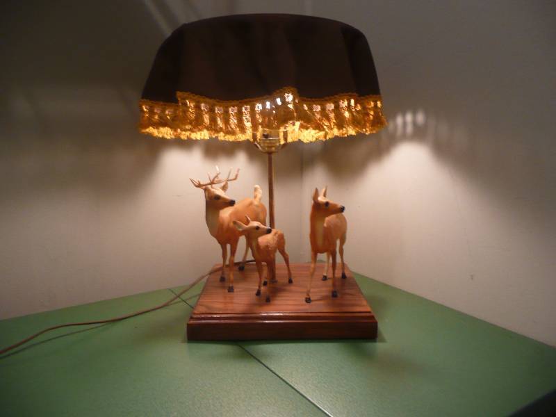 lot 6 image: Vintage Folk Art Deer Lamp - Very Good Condition - Unique Piece