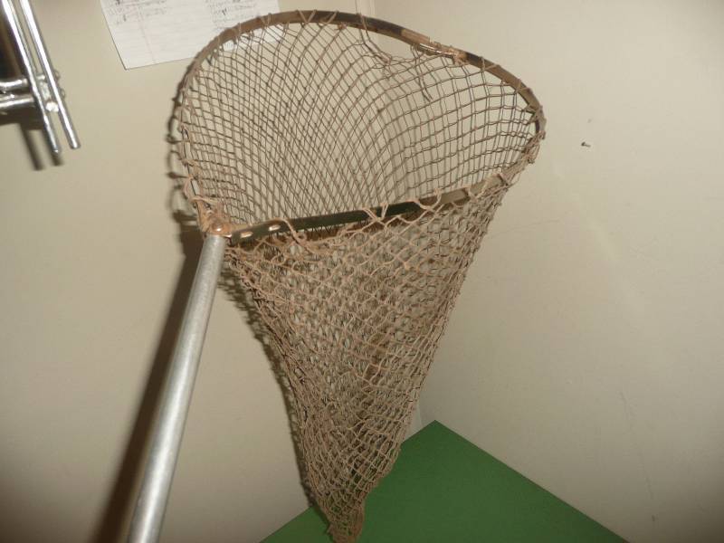lot 23 image: Vintage Fish Net - Very Collectible - See Pictures