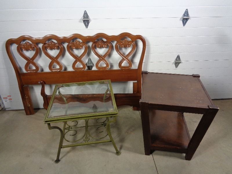 lot 104 image: Take What You Want Furniture