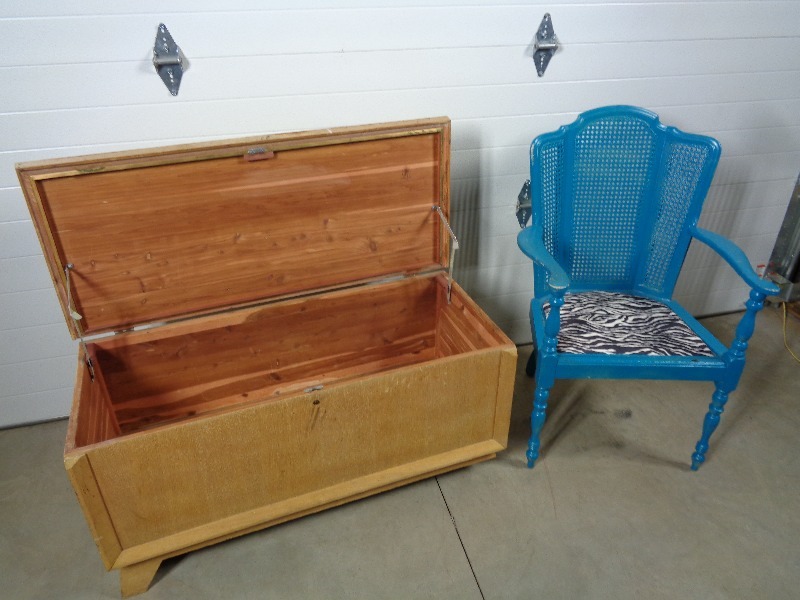 lot 105 image: Cedar Chest and Chair