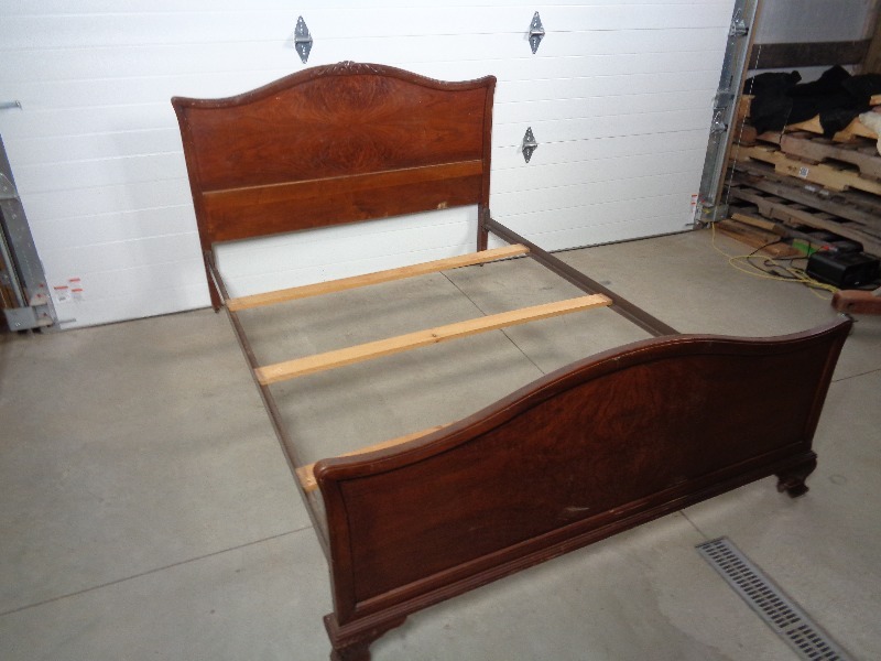 lot 106 image: Full Size Bed
