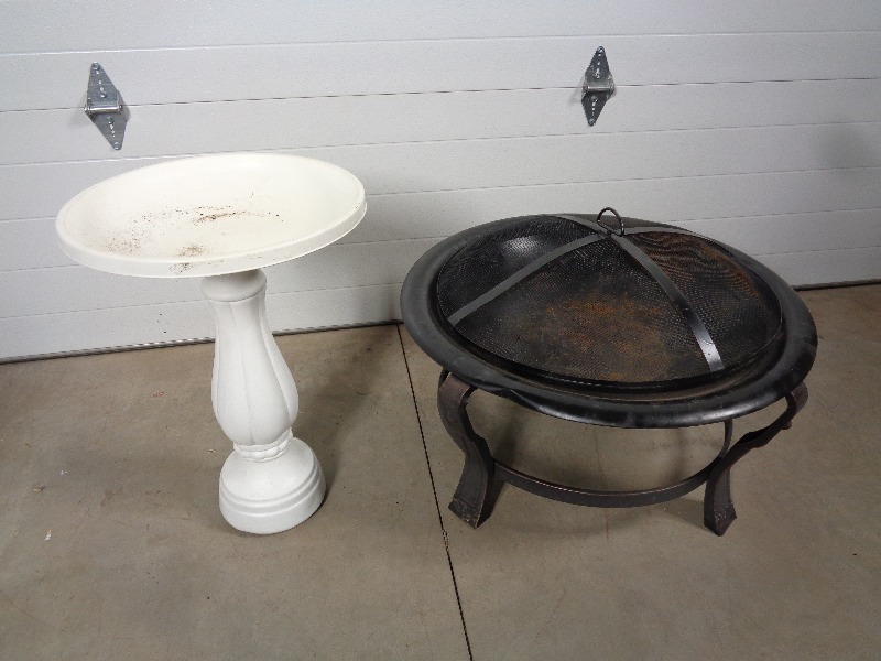 lot 117 image: Fire Pit and Bird Bath