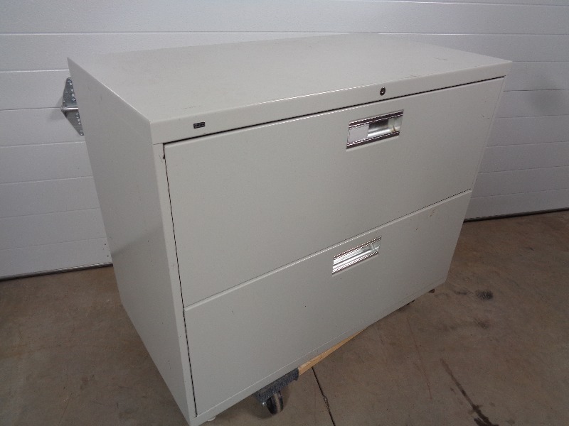 lot 134 image: 2 Drawer Lateral File Cabinet