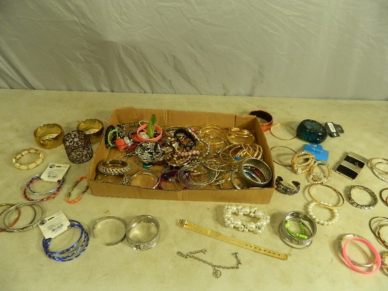 lot 3 image: Bracelets and Bangles