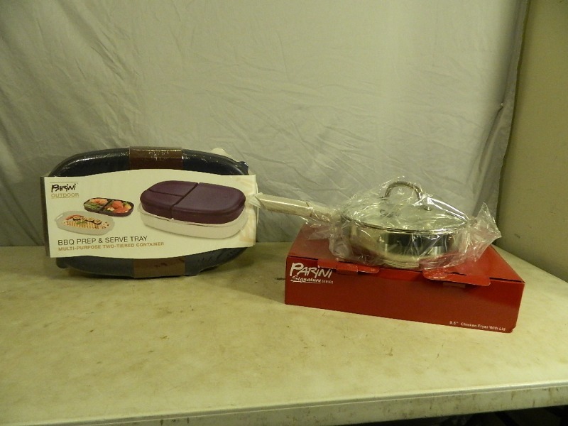 lot 15 image: 2 New Parini Kitchen Items