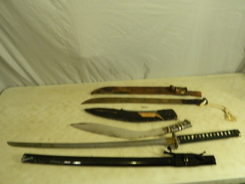 lot 20 image: Swords and Knives