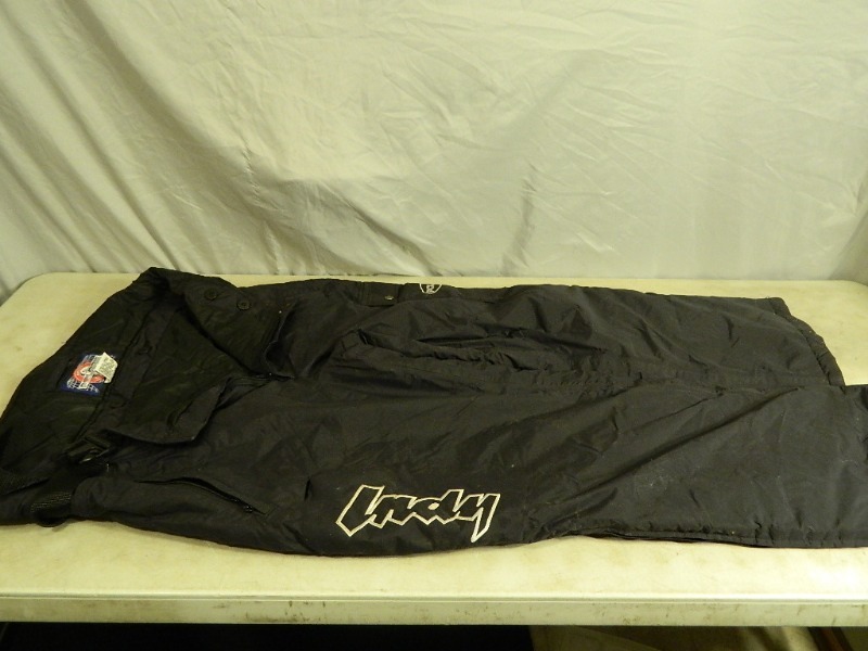 lot 33 image: Mens Polaris Snow Pants