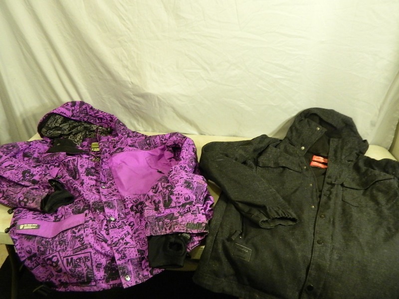 lot 36 image: 2 Mens Jackets  Snowboarding Jacket
