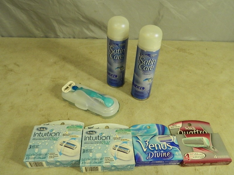 lot 42 image: New Razors