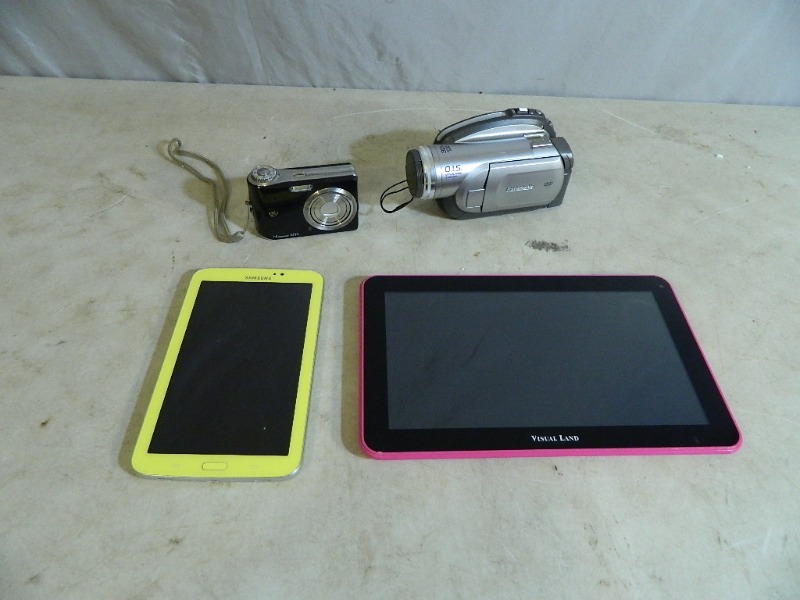 lot 58 image: Tablets and Cameras