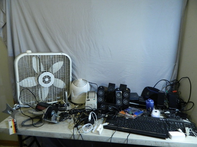 lot 72 image: Assorted Electronics