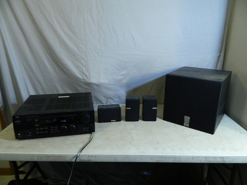 lot 77 image: JVC Receiver with Speaker