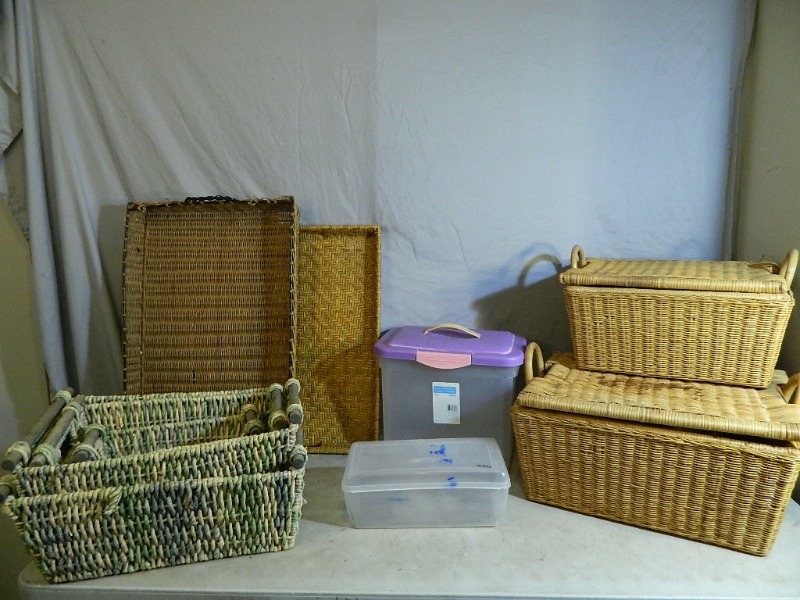 lot 84 image: Baskets and Storage Containers