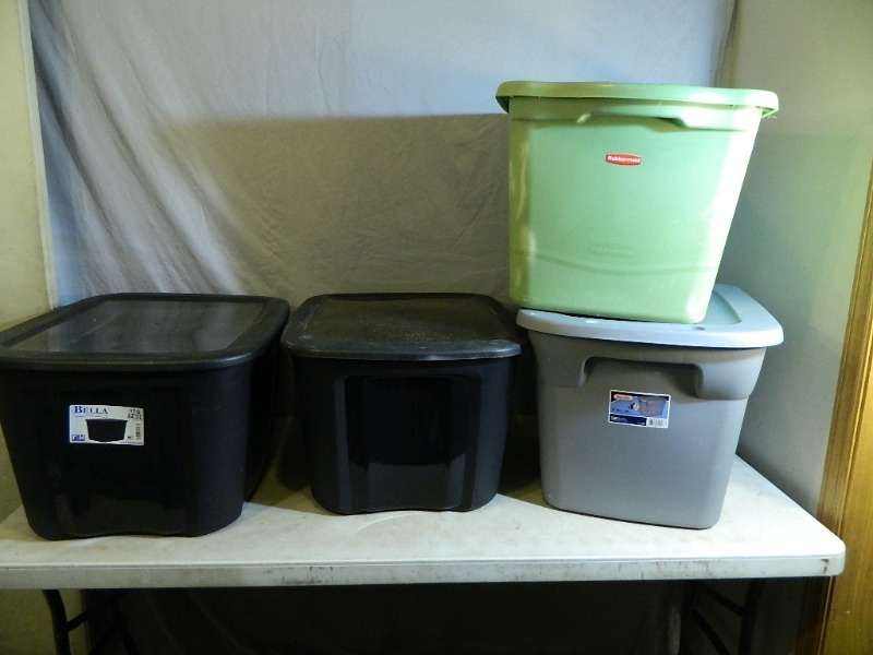 lot 86 image: 4 Totes with Lids