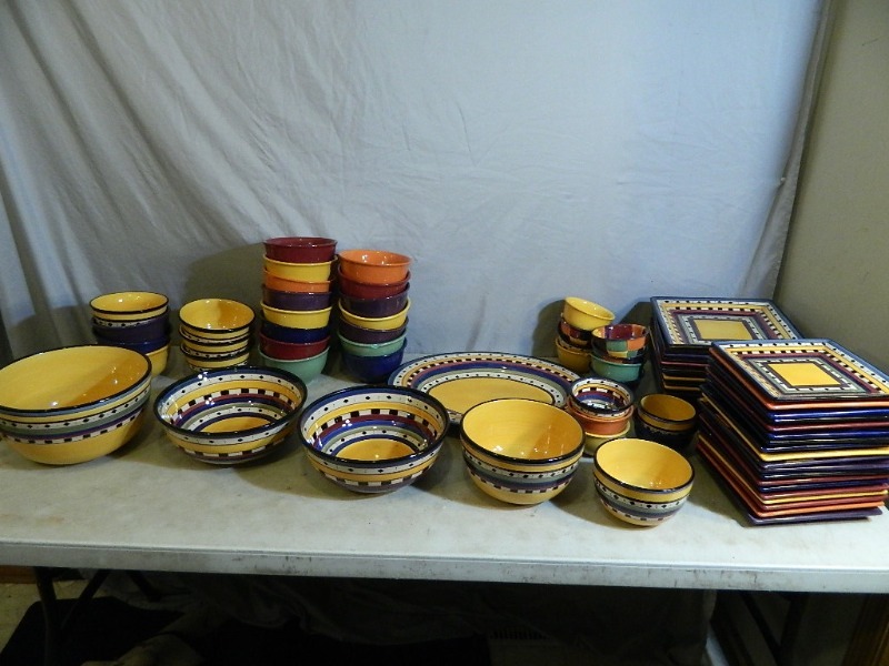 lot 96 image: Large Dish Set