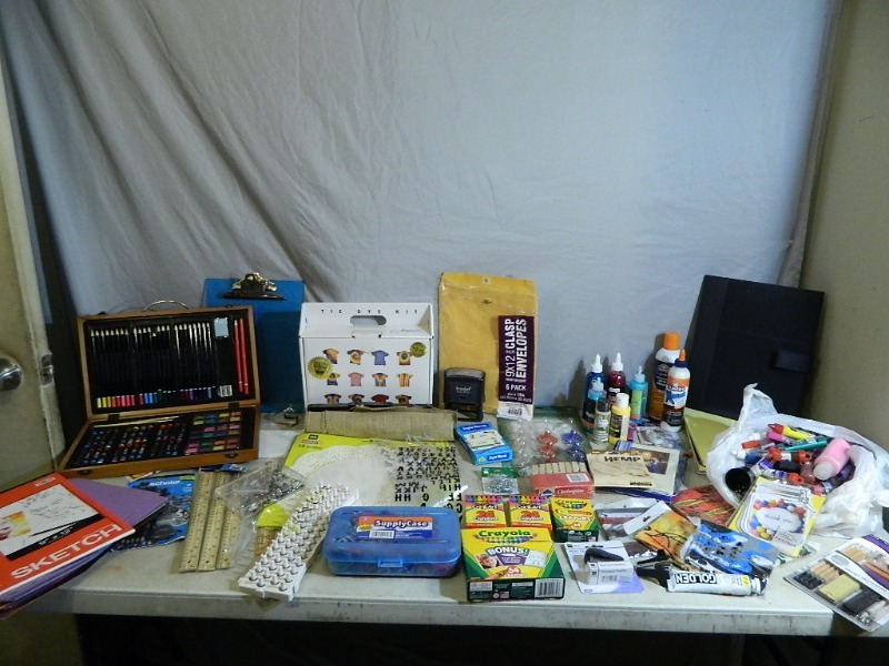 lot 98 image: Craft  Art Items