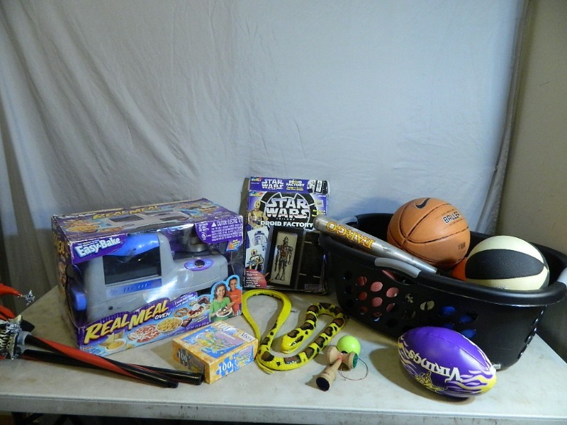 lot 164 image: Sports Items and Toys