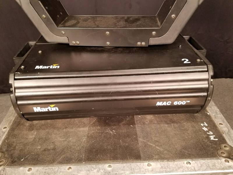 lot 23 image: Martin Mac 600 - pair - case included