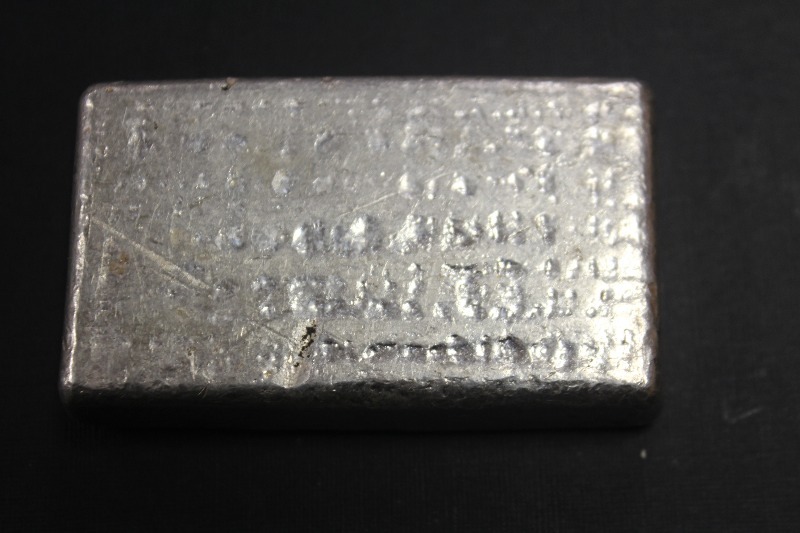 lot 2 image: Vintage Poured Engelhard Silver Bar - 10 Ounces