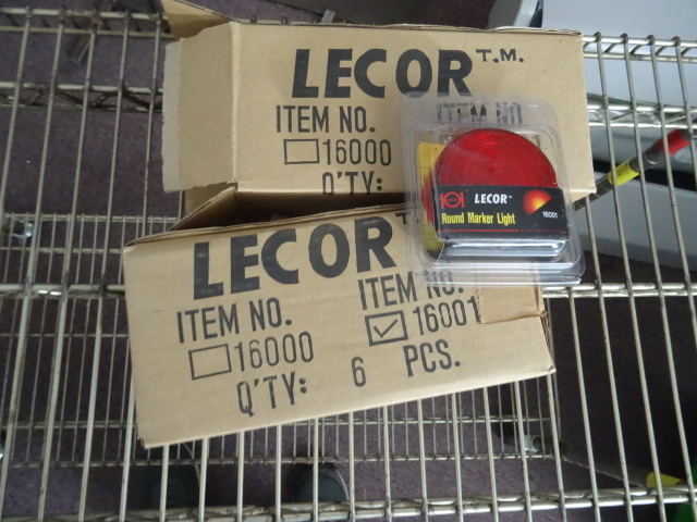 lot 25 image: Lecor round marker lights. 16001. 1...