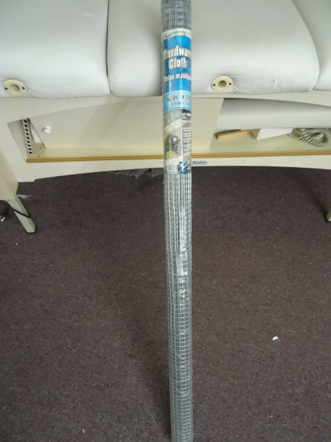 lot 32 image: 48 x 5 Hardware cloth...