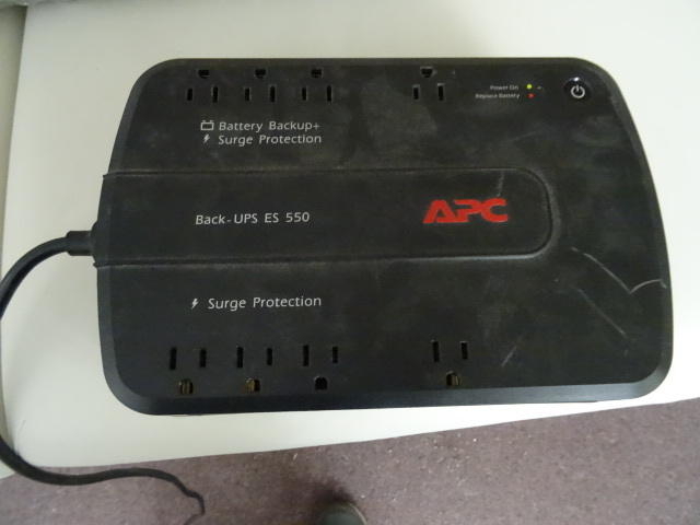 lot 34 image: APC back ups ES550...