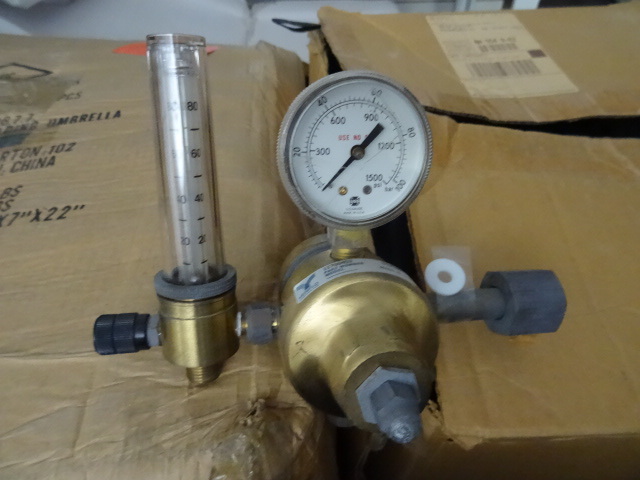 lot 44 image: Veriflo number 11700452 manifold ga...