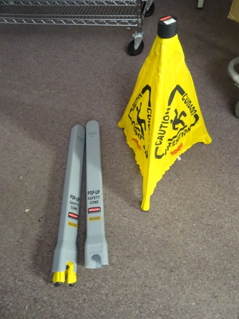 lot 52 image: 2 Rubbermaid pop up safety cones. I...